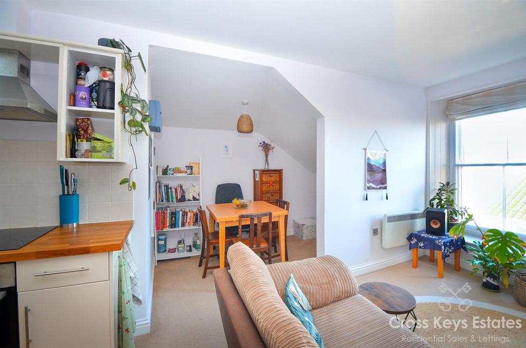 Sitting Room/Kitchen