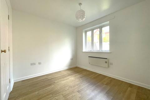 2 bedroom flat to rent, Sutton Park Road, Winchester SO21