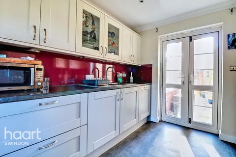 4 bedroom detached house for sale, White Eagle Road, Swindon