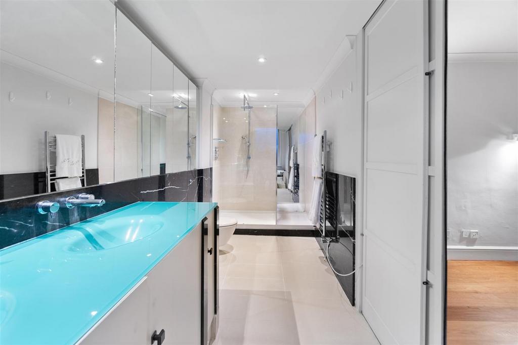 En Suite Bathroom