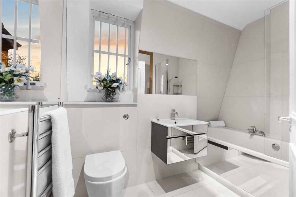 En Suite Bathroom