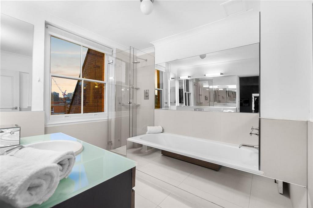 En Suite Bathroom