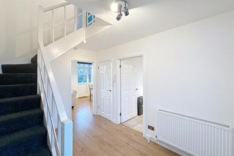 2 bedroom apartment to rent, Abbey Court, Kenilworth