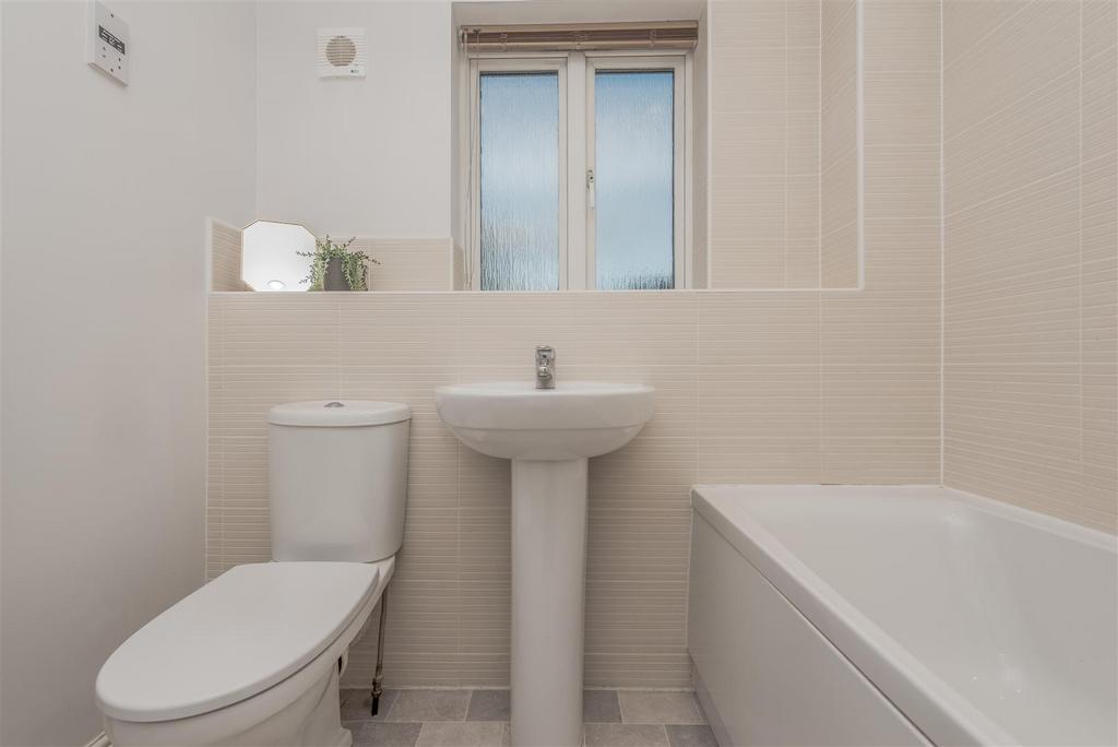 Family Bathroom / WC: