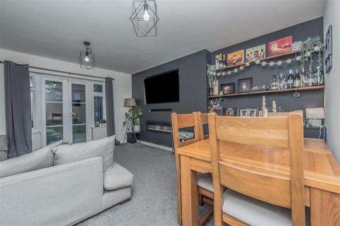 undefined, Dunlop Avenue, New Farnley, Leeds