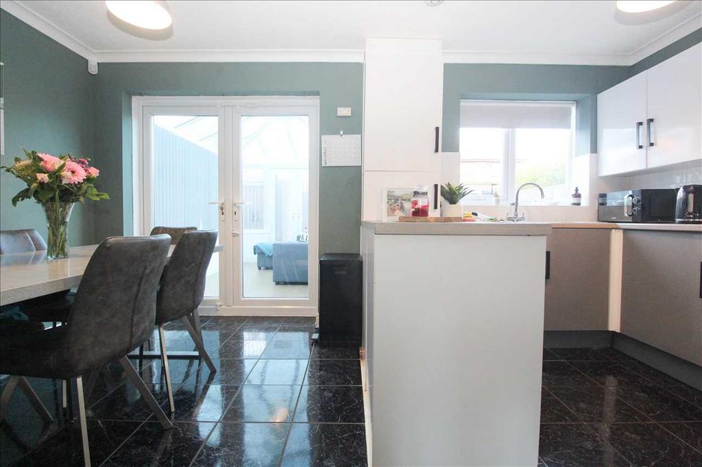 Kitchen / Dining