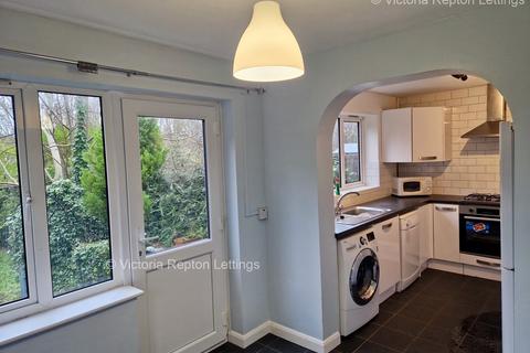 3 bedroom semi-detached house to rent, Trym Side, Bristol BS9