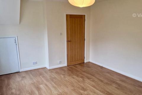 3 bedroom semi-detached house to rent, Trym Side, Bristol BS9
