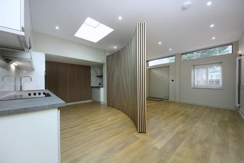 undefined, Gloucester Road, W3