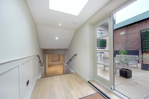 undefined, Gloucester Road, W3