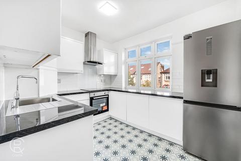 3 bedroom apartment for sale, Southdown Avenue, London, W7