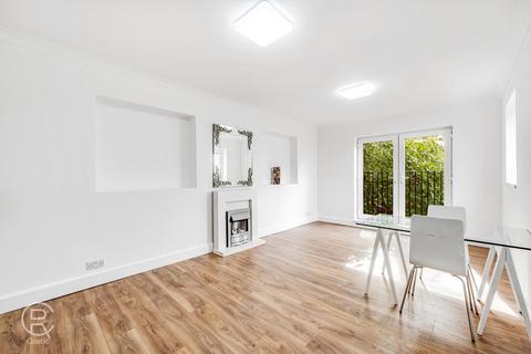 3 bedroom apartment for sale, Southdown Avenue, London, W7