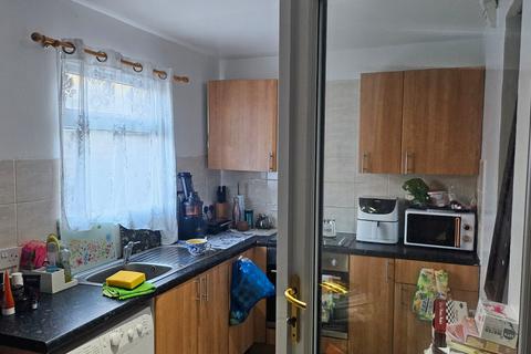 4 bedroom semi-detached house for sale, Watersmeet Way, London SE28