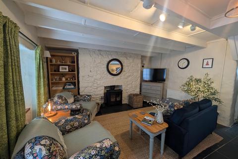 3 bedroom end of terrace house to rent, Millfield, Castle Street*, Newport