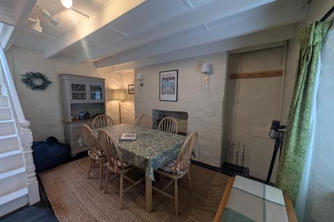 3 bedroom end of terrace house to rent, Millfield, Castle Street*, Newport