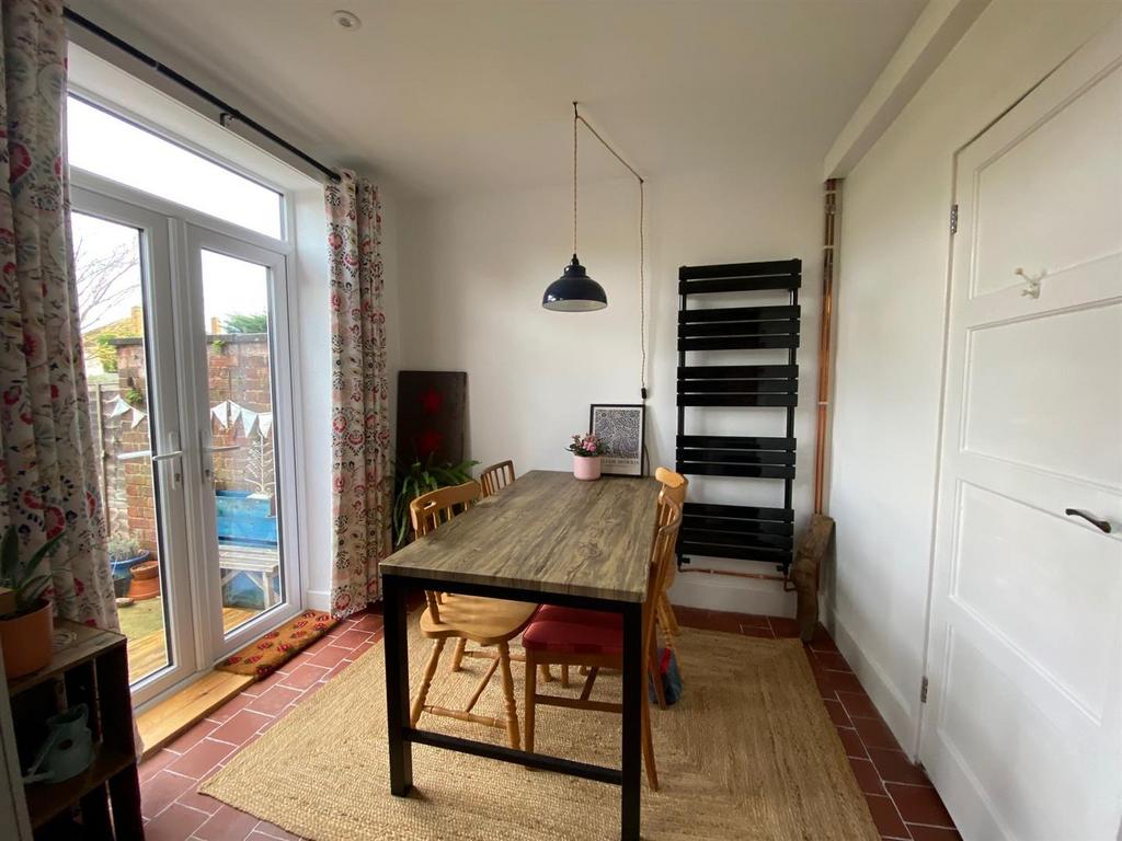Dining Area.jpg