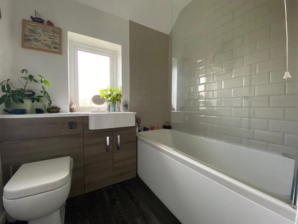 Bathroom.jpg