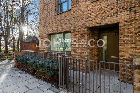 undefined, Lampton Parkside, Hounslow, London, TW3