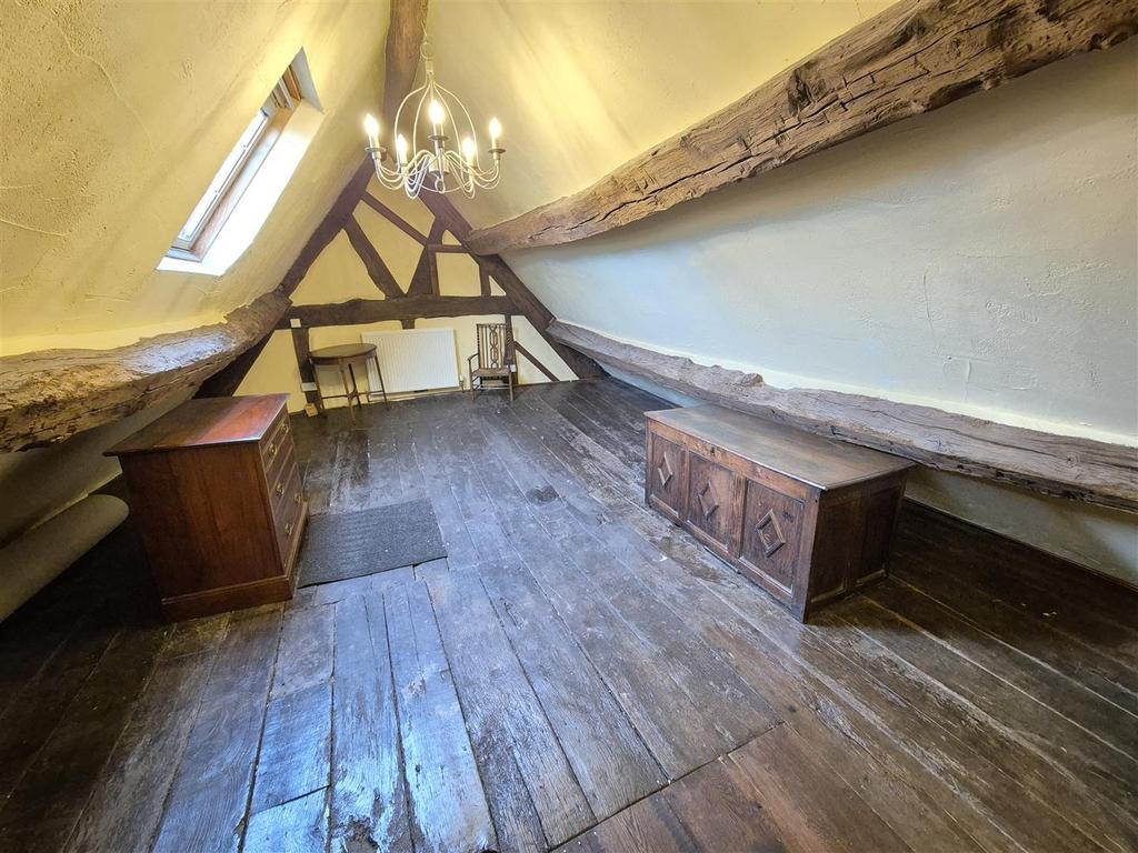 Attic Room.jpg