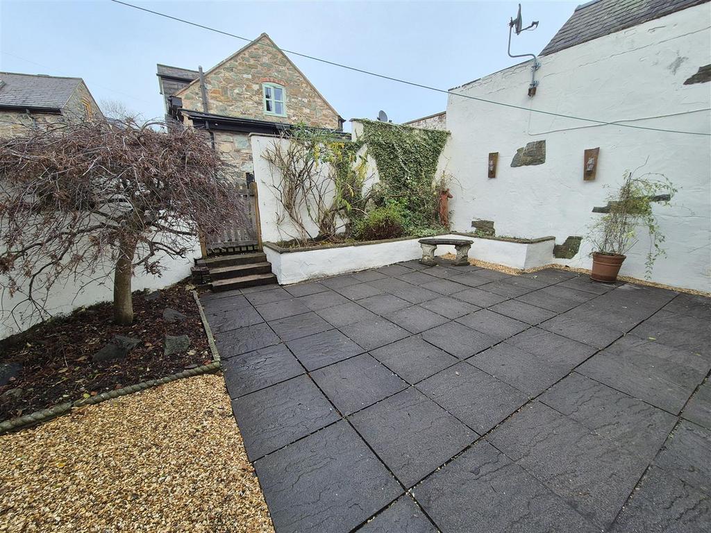 Courtyard.jpg