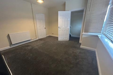 3 bedroom semi-detached house to rent, Waite Road, Wolverhampton WV13