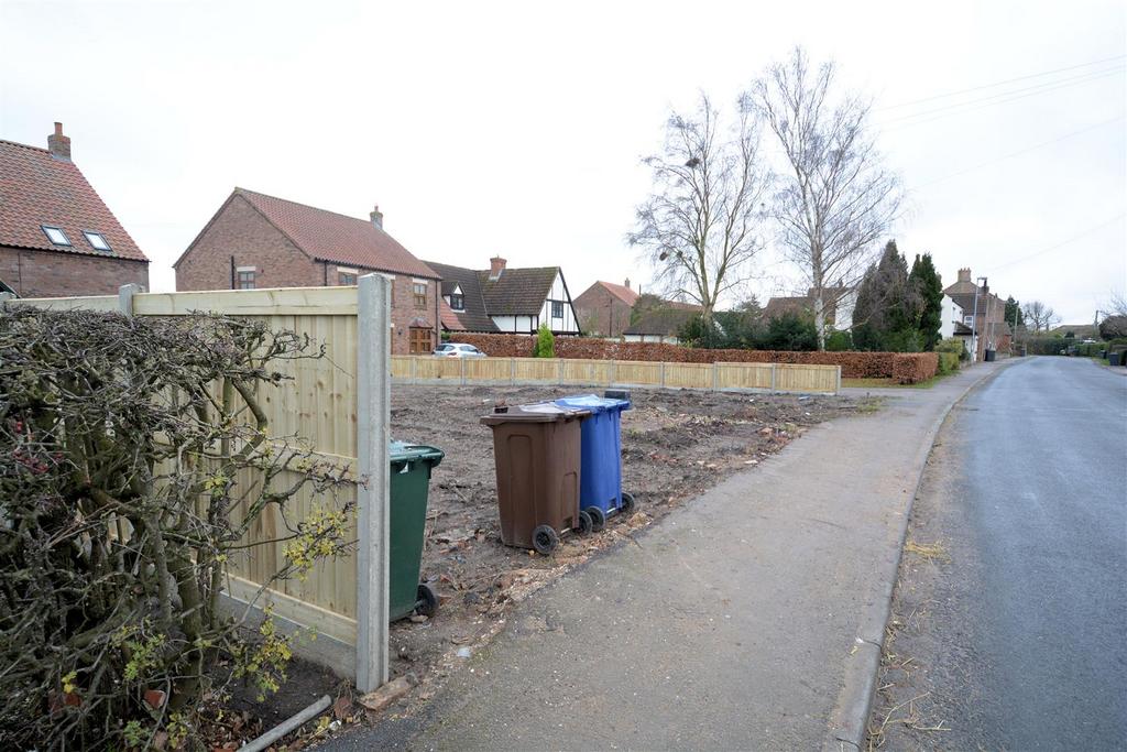 Cliffe Land i.jpg