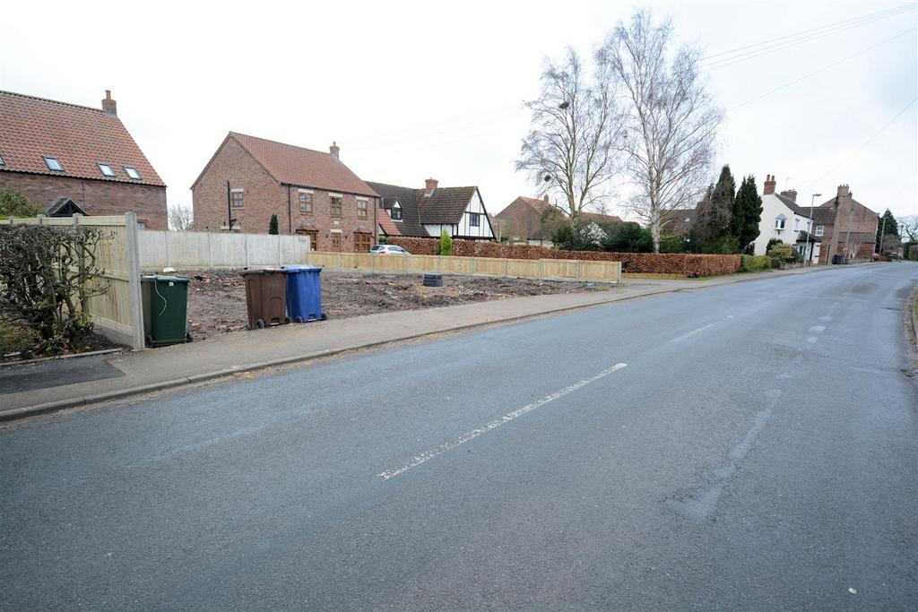 Cliffe Land ii.jpg