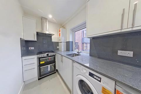 2 bedroom flat to rent, 16 Peterborough Road, Harrow HA1