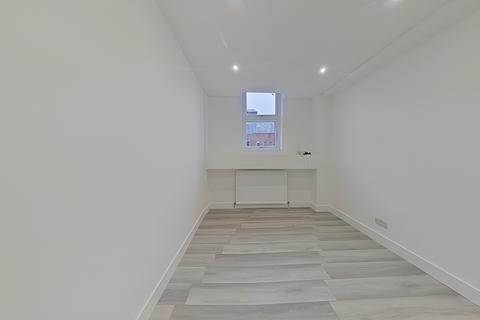 2 bedroom flat to rent, 16 Peterborough Road, Harrow HA1