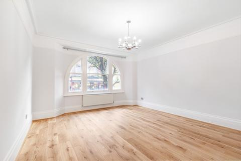 4 bedroom flat to rent, Moscow Road, London, W2