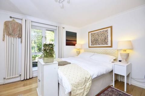 2 bedroom flat to rent, Fitzjohns Avenue, Hampstead, London, NW3