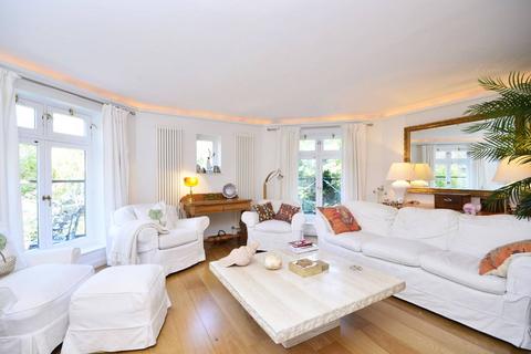 undefined, Fitzjohns Avenue, Hampstead, London, NW3