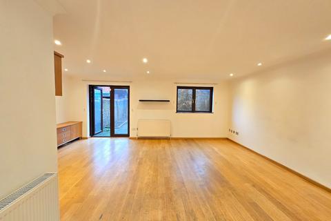 3 bedroom semi-detached house to rent, All Saints Mews, HA3