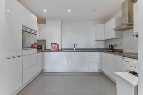2 bedroom flat for sale, London Road, Norbury, London, SW16
