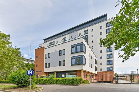 2 bedroom flat for sale, London Road, Norbury, London, SW16