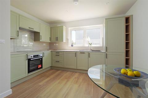 2 bedroom end of terrace house for sale, Suffolk Avenue,, Westgate On Sea