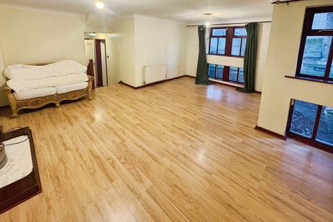 undefined, Redwood Grove, Huddersfield HD5