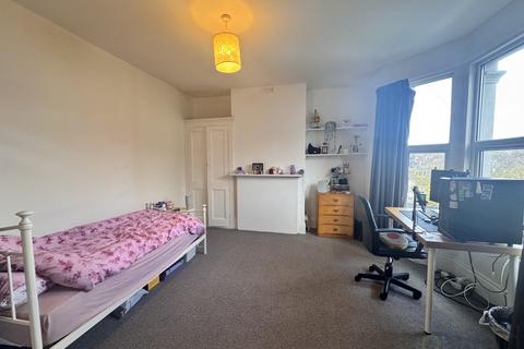 4 bedroom terraced house to rent, Whippingham Road, Brighton
