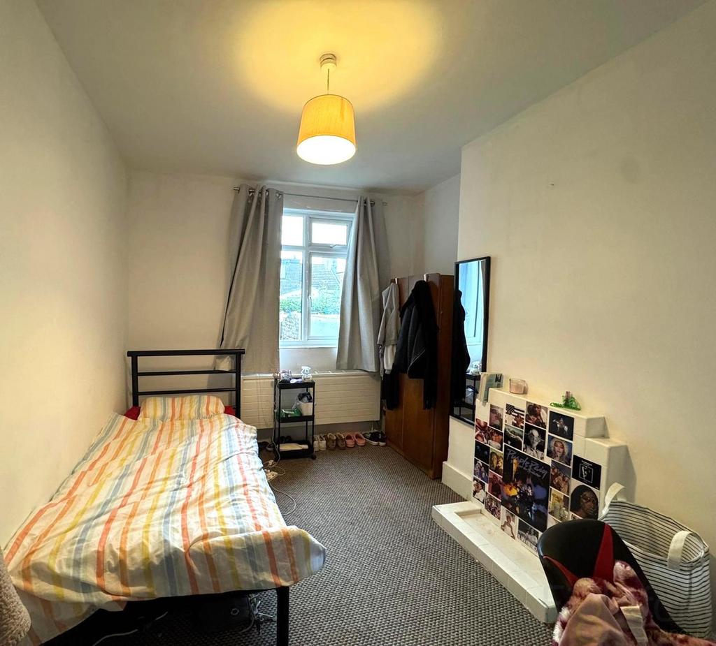 Bedroom 1.jpeg