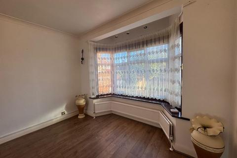 3 bedroom semi-detached house to rent, Rowantree Road, London, N21 Area