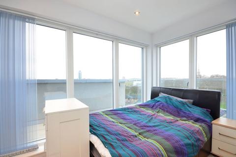 3 bedroom flat for sale, Theatro Tower, Greenwich, London, SE8