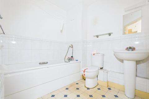 undefined, London Road, Gloucester, Gloucestershire, GL1