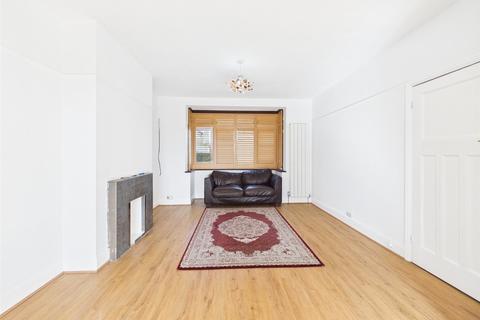 3 bedroom semi-detached house to rent, Argyle Avenue, Hounslow