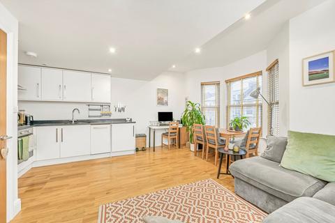 1 bedroom flat for sale, Ballater Road, London SW2