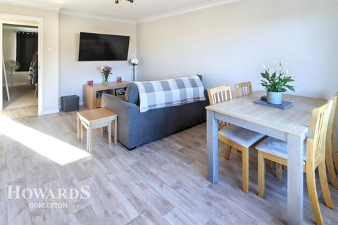 2 bedroom semi-detached bungalow for sale, Silver Gardens, Belton