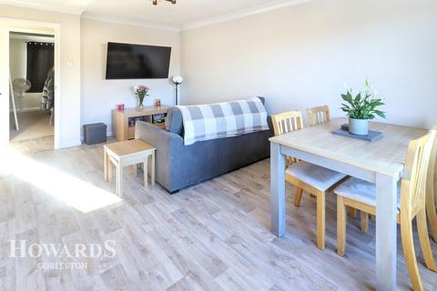 2 bedroom semi-detached bungalow for sale, Silver Gardens, Belton