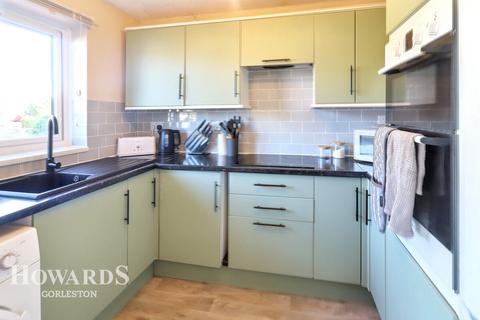 2 bedroom semi-detached bungalow for sale, Silver Gardens, Belton