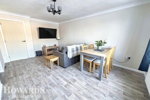 undefined, Silver Gardens, Belton