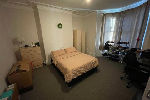 undefined, Wingrove Avenue, Newcastle upon Tyne NE4