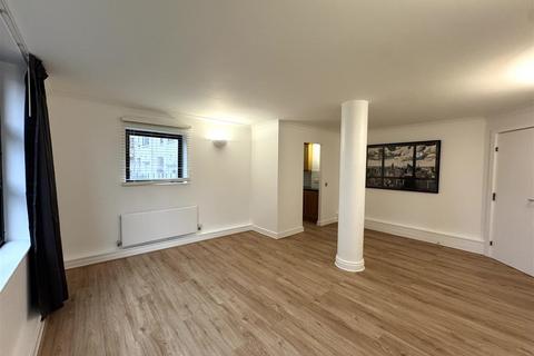 2 bedroom apartment to rent, Burrells Wharf Square, London E14